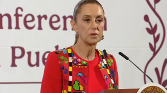 La mandataria aseguró que “es un tratado justo”, al cual no se debe realizar cambios, incluso mencionó que se ha exportado una mayor cantidad de liquido.

Para más información del tema, visita: https://www.eleconomista.com.mx/politica/sheinbaum-rechaza-dichos-trump-respecto-acuerdo-agua-tratado-justo-dice-20250411-754594.html

¡Síguenos en nuestras redes sociales para mantenerte informado!

Twitter: https://twitter.com/eleconomista 
Facebook: https://www.facebook.com/ElEconomista.mx
Instagram: https://www.instagram.com/eleconomistamx
LinkedIn: https://www.linkedin.com/company/el-economista/

#ElEconomista #EETV