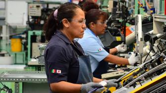 Para las mujeres resulta complicado integrarse al mercado laboral en igualdad de oportunidades cuando ya se tiene una carga de trabajo en el hogar. Foto EE: Archivo