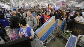 Apertura de las ofertas por El Buen Fin en Sam's Club, este 14 de noviembre. Foto EE: Hugo Salazar