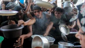 Las organizaciones internacionales han reclamado la apertura de los pasos fronterizos y un cese de los combates para que la comunidad humanitaria pueda "responder adecuadamente a la crisis".