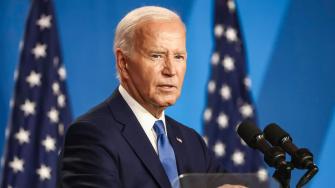 El presidente de Estados Unidos, Joe Biden, presentó el viernes una histórica disculpa por las atrocidades cometidas durante más de un siglo con el secuestro de miles de niños nativos americanos, que fueron internados por el Estado en escuelas donde sufrieron abusos y los forzaron a olvidar su cultura.

¡Síguenos en nuestras redes sociales para mantenerte informado!

Twitter: https://twitter.com/eleconomista 
Facebook: https://www.facebook.com/ElEconomista.mx
Instagram: https://www.instagram.com/eleconomistamx
LinkedIn: https://www.linkedin.com/company/el-economista/

#ElEconomista #EETV