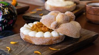 Pan de Muerto del restaurante Testal con dulce de calabaza