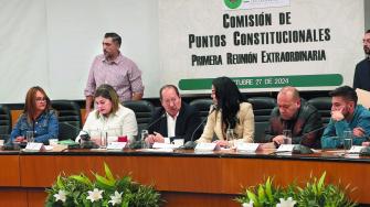 La minuta, cuyo decreto se votará mañana en San Lázaro, realiza cambios referentes a las controversias constitucionales y juicios de amparo. 

Para más información del tema, visita:  https://www.eleconomista.com.mx/politica/perfilan-votar-hoy-comisiones-cambios-blindar-reformas-20241028-731779.html 
Twitter: https://twitter.com/eleconomista 
Sitio web: https://www.eleconomista.com.mx/ 
Facebook: https://www.facebook.com/ElEconomista.mx 

#ElEconomista #CapitalHumano #EETV