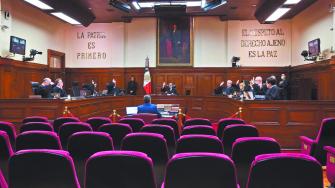 Oficialismo rechaza proyecto y amaga con no acatar resolución de la Corte en caso de aprobarse proyecto.

Para más información del tema, visita: https://www.eleconomista.com.mx/politica/proponen-ministros-elijan-voto-jueces-20241029-731944.html

Twitter: https://twitter.com/eleconomista 
Sitio web: https://www.eleconomista.com.mx/ 
Facebook: https://www.facebook.com/ElEconomista.mx 

#ElEconomista #CapitalHumano #EETV