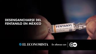 Los centros de rehabilitación de Tijuana han visto aumentar la demanda de jóvenes estadounidenses que quieren dejar el fentanilo en los últimos dos años. En algunos centros no dejan salir a los pacientes, lo que ayuda a evitar una recaída. El síndrome de abstinencia es mucho más largo y doloroso que el de otras drogas. Este opioide, cincuenta veces más potente que la heroína, está causando estragos en EE. UU. En 2023, se cobró 75.000 vidas en ese país. 

¡Síguenos en nuestras redes sociales para mantenerte informado! 

Twitter: https://twitter.com/eleconomista 
Facebook: https://www.facebook.com/ElEconomista.mx 
Instagram: https://www.instagram.com/eleconomistamx 
LinkedIn: https://www.linkedin.com/company/el-economista/ 

#ElEconomista #EETV