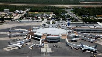 Los aeropuertos internacionales de Cancún y de la Ciudad de México son los que presentan la mayor movilización de pasajeros internacionales en el país. 

Para más información del tema, visita: https://www.eleconomista.com.mx/empresas/top-10-aeropuertos-mexicanos-pasajeros-internacionales-reciben-20241120-735003.html

¡Síguenos en nuestras redes sociales para mantenerte informado!

Twitter: https://twitter.com/eleconomista 
Facebook: https://www.facebook.com/ElEconomista.mx
Instagram: https://www.instagram.com/eleconomistamx
LinkedIn: https://www.linkedin.com/company/el-economista/

#ElEconomista #EETV