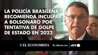 La policía brasileña recomendó este jueves inculpar al expresidente de extrema derecha Jair Bolsonaro por tentativa de golpe de Estado para impedir la asunción del izquierdista Luiz Inácio Lula da Silva tras su victoria en las elecciones de 2022.

Para más información, visita: https://www.eleconomista.com.mx 

Twitter: https://twitter.com/eleconomista
Facebook: https://www.facebook.com/ElEconomista.mx

#ElEconomista #AFP #EETV