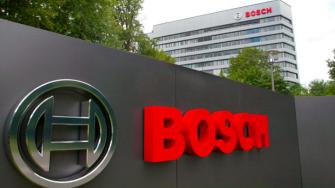 Robert Bosch dijo este viernes que la compañía planea recortar hasta 5,550 puestos de trabajo, una señal más de las dificultades en el sector del automóvil de Alemania, que está lidiando con la competencia de rivales chinos más baratos y una débil demanda.

Para más información del tema, visita: https://www.eleconomista.com.mx/empresas/bosch-planea-recortar-5-550-empleos-sector-automovilistico-aleman-20241122-735369.html

Twitter: https://twitter.com/eleconomista   
Sitio web: https://www.eleconomista.com.mx/   
Facebook: https://www.facebook.com/ElEconomista.mx   
 
#ElEconomista #Bitcoin #EETV