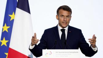 La eventual censura del gobierno francés no implica la caída del presidente Emmanuel Macron, cuyo mandato termina en 2027, pero el centroderechista tendría la difícil tarea de nombrar a un primer ministro y sin poder recurrir a nuevas elecciones legislativas.

Para más información del tema, visita: https://www.eleconomista.com.mx/internacionales/puertas-caida-gobierno-frances-emmanuel-macron-20241204-736869.html

¡Síguenos en nuestras redes sociales para mantenerte informado!

Twitter: https://twitter.com/eleconomista 
Facebook: https://www.facebook.com/ElEconomista.mx
Instagram: https://www.instagram.com/eleconomistamx
LinkedIn: https://www.linkedin.com/company/el-economista/

#ElEconomista #EETV