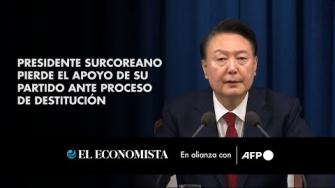 El jefe del partido gobernante en Corea del Sur pidió el viernes la "rápida suspensión" del presidente Yoon Suk Yeol por su intento de imponer una ley marcial y aseguró que su permanencia es un "gran peligro" para el país.

¡Síguenos en nuestras redes sociales para mantenerte informado!

Twitter: https://twitter.com/eleconomista 
Facebook: https://www.facebook.com/ElEconomista.mx
Instagram: https://www.instagram.com/eleconomistamx
LinkedIn: https://www.linkedin.com/company/el-economista/

#ElEconomista #EETV