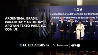 Argentina, Brasil, Paraguay y Uruguay, países fundadores del Mercosur, apoyan el texto para un tratado de libre comercio con la Unión Europea (UE) que ambos bloques negocian desde hace 25 años. La presidenta de la Comisión Europea, Ursula von der Leyen, llegó el jueves a Montevideo en busca de cerrar las negociaciones el viernes con los presidentes del bloque.

¡Síguenos en nuestras redes sociales para mantenerte informado!

Twitter: https://twitter.com/eleconomista 
Facebook: https://www.facebook.com/ElEconomista.mx
Instagram: https://www.instagram.com/eleconomistamx
LinkedIn: https://www.linkedin.com/company/el-economista/

#ElEconomista #EETV