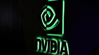 China anunció este lunes la apertura de una investigación contra Nvidia por presuntas infracciones de la ley antimonopolio del país, en una medida que probablemente se considere una represalia contra las recientes restricciones impuestas por Washington a los chips.

Para más información del tema, visita: https://www.eleconomista.com.mx/empresas/china-inicia-investigacion-antimonopolio-nvidia-20241209-737515.html
Twitter: https://twitter.com/eleconomista 
Sitio web: https://www.eleconomista.com.mx/ 
Facebook: https://www.facebook.com/ElEconomista.mx 

#ElEconomista #CapitalHumano #EETV