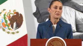 La presidenta de México, Claudia Sheinbaum, detalló que, aunque aún no ha recibido una invitación formal para la toma de protesta del próximo mandatario estadounidense, Donald Trump, su administración está preparándose para establecer un diálogo con el nuevo gobierno.

Para más información del tema, visita: https://www.eleconomista.com.mx/politica/sheinbaum-aun-recibe-invitacion-trump-toma-protesta-alista-plan-establecer-dialogo-20241217-738702.html

¡Síguenos en nuestras redes sociales para mantenerte informado!

Twitter: https://twitter.com/eleconomista 
Facebook: https://www.facebook.com/ElEconomista.mx
Instagram: https://www.instagram.com/eleconomistamx
LinkedIn: https://www.linkedin.com/company/el-economista/

#ElEconomista #EETV