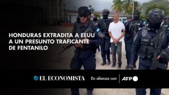 Las autoridades de Honduras entregaron este jueves a Estados Unidos a un presunto traficante de fentanilo casi cuatro meses después de que cancelaran el tratado de extradición entre ambos países, informó la policía.

¡Síguenos en nuestras redes sociales para mantenerte informado!

Twitter: https://twitter.com/eleconomista 
Facebook: https://www.facebook.com/ElEconomista.mx
Instagram: https://www.instagram.com/eleconomistamx
LinkedIn: https://www.linkedin.com/company/el-economista/

#ElEconomista #EETV