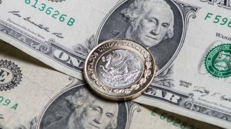 El precio del dólar se mueve en un rango entre un máximo de 20.7590 unidades y un nivel mínimo de 20.5800 unidades, según datos del banco central.

Para más información del tema, visita: https://www.eleconomista.com.mx/mercados/peso-mexicano-aprecia-26-centavos-primer-dia-habil-20250102-740364.html

Twitter: https://twitter.com/eleconomista   
Sitio web: https://www.eleconomista.com.mx/   
Facebook: https://www.facebook.com/ElEconomista.mx   
 
#ElEconomista#EETV