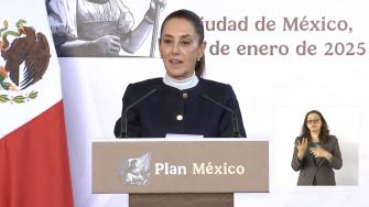 La presidenta de México, Claudia Sheinbaum, presentó este lunes el llamado "Plan México", con el que aseguró que su gobierno trabajará para ubicar al país entre las 10 principales economías del mundo al final de su mandato. 

Para más información del tema, visita: https://www.eleconomista.com.mx/politica/sheinbaum-presenta-plan-mexico-colocar-pais-principales-economias-mundo-20250113-741710.html 

¡Síguenos en nuestras redes sociales para mantenerte informado! 

Twitter: https://twitter.com/eleconomista 
Facebook: https://www.facebook.com/ElEconomista.mx 
Instagram: https://www.instagram.com/eleconomistamx 
LinkedIn: https://www.linkedin.com/company/el-economista/ 

#ElEconomista #EETV