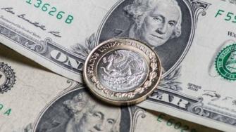 El peso mexicano avanza en una jornada en la que entraron en vigor aranceles de 25% a las importaciones de Estados Unidos sobre acero y aluminio y tras conocer cifras de inflación en ese país por debajo de lo previsto.

Para más información del tema, visita: https://www.eleconomista.com.mx/mercados/precio-dolar-hoy-12-marzo-2025-cuanto-cotiza-20250312-750177.html
Twitter: https://twitter.com/eleconomista 
Sitio web: https://www.eleconomista.com.mx/ 
Facebook: https://www.facebook.com/ElEconomista.mx 

#ElEconomista #CapitalHumano #EETV