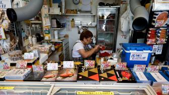 Mercado de comida en Tokio, Japón. Foto: Reuters