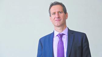 Al darse el primer anuncio de las tarifas de importación, en marzo, se vio presión en el peso mexicano, pero después se moderó ante la fluctuación del dólar estadounidense. ERIC LUGO