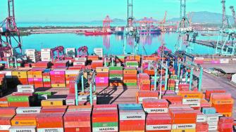 El valor de las exportaciones fue de 55,527.3 millones de dólares. Al mismo tiempo se un superávit en su balanza comercial de mercancías de 3,442.5 millones de dólares.
Para más información del tema, visita: https://www.eleconomista.com.mx/empresas/exportaciones-mexico-crecieron-9-6-marzo-sobreponiendose-aranceles-20250428-756701.html
¡Síguenos en nuestras redes sociales para mantenerte informado!
Twitter: https://twitter.com/eleconomista
Facebook: https://www.facebook.com/ElEconomista.mx
Instagram: https://www.instagram.com/eleconomistamx
LinkedIn: https://www.linkedin.com/company/el-economista/
#ElEconomista #EETV