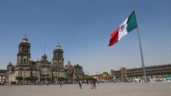 Según la estimación oportuna del PIB de México, en el primer trimestre de 2025 la economía mexicana habría crecido 0.2% en términos reales en comparación con el trimestre inmediato anterior, cuando el PIB se contrajo 0.6 por ciento.

Para más información del tema, visita: https://www.eleconomista.com.mx/economia/mexico-libra-recesion-tecnica-registrar-crecimiento-0-2-primer-trimestre-20250430-757073.html

¡Síguenos en nuestras redes sociales para mantenerte informado!

Twitter: https://twitter.com/eleconomista 
Facebook: https://www.facebook.com/ElEconomista.mx
Instagram: https://www.instagram.com/eleconomistamx
LinkedIn: https://www.linkedin.com/company/el-economista/

#ElEconomista #EETV