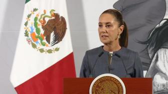 En su conferencia de prensa matutina diaria, la mandataria mexicana explicó que las gestiones entre funcionarios de ambos países permitieron corregir un doble cobro de aranceles a algunos exportadores.

Para más información del tema, visita: https://www.eleconomista.com.mx/empresas/sheinbaum-considera-mexico-ventajas-eu-aranceles-autopartes-vehiculos-20250430-757090.html

¡Síguenos en nuestras redes sociales para mantenerte informado!

Twitter: https://twitter.com/eleconomista 
Facebook: https://www.facebook.com/ElEconomista.mx
Instagram: https://www.instagram.com/eleconomistamx
LinkedIn: https://www.linkedin.com/company/el-economista/

#ElEconomista #EETV