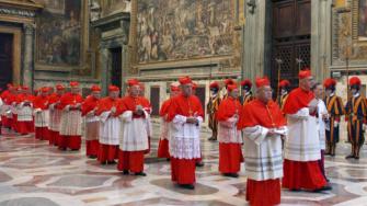 El papa Francisco, fallecido el 21 de abril, reiteró las promesas de "tolerancia cero" de su predecesor Benedicto XVI e introdujo varias reformas para abordar el problema.

Para más información del tema, visita: https://www.eleconomista.com.mx/internacionales/victimas-abusos-quieren-proximo-papa-tome-serio-tolerancia-cero-20250430-757107.html

¡Síguenos en nuestras redes sociales para mantenerte informado!

Twitter: https://twitter.com/eleconomista 
Facebook: https://www.facebook.com/ElEconomista.mx
Instagram: https://www.instagram.com/eleconomistamx
LinkedIn: https://www.linkedin.com/company/el-economista/

#ElEconomista #EETV