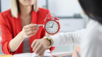 El secretario de Trabajo y Previsión Social (STPS), Marath Bolaños, detalló que la implementación de la jornada laboral de 40 horas será gradual, hasta llegar al año 2030.
Para más información del tema, visita: https://www.eleconomista.com.mx
¡Síguenos en nuestras redes sociales para mantenerte informado!
Twitter: https://twitter.com/eleconomista
Facebook: https://www.facebook.com/ElEconomista.mx
Instagram: https://www.instagram.com/eleconomistamx
LinkedIn: https://www.linkedin.com/company/el-economista/
#ElEconomista #EETV