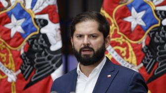El presidente de Chile, Gabriel Boric, ordenó este viernes la evacuación de la región costera de Magallanes, situada en el sur del país, por riesgo de tsunami tras un terremoto de magnitud 7.4 en la escala Richter y ha puesto a disposición "todos los recursos del Estado".
Para más información del tema, visita: https://www.eleconomista.com.mx/internacionales/boric-ordena-evacuar-sur-chile-riesgo-tsunami-terremoto-magnitud-7-20250502-757353.html
¡Síguenos en nuestras redes sociales para mantenerte informado!
Twitter: https://twitter.com/eleconomista
Facebook: https://www.facebook.com/ElEconomista.mx
Instagram: https://www.instagram.com/eleconomistamx
LinkedIn: https://www.linkedin.com/company/el-economista/
#ElEconomista #EETV