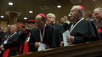 El Vaticano instaló el viernes la chimenea que anunciará que los cardenales encerrados a partir de la próxima semana en la Capilla Sixtina eligieron al sucesor de Francisco al frente de la Iglesia católica.
¡Síguenos en nuestras redes sociales para mantenerte informado!
Twitter: https://twitter.com/eleconomista
Facebook: https://www.facebook.com/ElEconomista.mx
Instagram: https://www.instagram.com/eleconomistamx
LinkedIn: https://www.linkedin.com/company/el-economista/
#ElEconomista #EETV