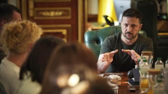 Consideró que la breve tregua del 8 al 10 de mayo no es más que "un gesto teatral" del mandatario ruso.
Para más información del tema, visita: https://www.eleconomista.com.mx/internacionales/zelenski-desestima-treguas-corta-duracion-propuestas-putin-20250503-757495.html
¡Síguenos en nuestras redes sociales para mantenerte informado!
Twitter: https://twitter.com/eleconomista
Facebook: https://www.facebook.com/ElEconomista.mx
Instagram: https://www.instagram.com/eleconomistamx
LinkedIn: https://www.linkedin.com/company/el-economista/
#ElEconomista #EETV