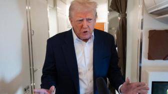 El presidente de EU afirmó que Hollywood estaba siendo "devastado" por una tendencia de cineastas y estudios estadounidenses a trabajar en el extranjero.
Para más información del tema, visita: https://www.eleconomista.com.mx/internacionales/trump-anuncia-aranceles-100-peliculas-producidas-extranjero-20250504-757575.html
¡Síguenos en nuestras redes sociales para mantenerte informado!
Twitter: https://twitter.com/eleconomista
Facebook: https://www.facebook.com/ElEconomista.mx
Instagram: https://www.instagram.com/eleconomistamx
LinkedIn: https://www.linkedin.com/company/el-economista/
#ElEconomista #EETV