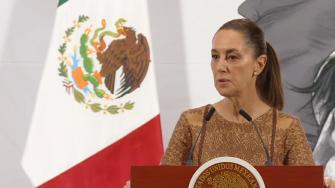 La presidenta Claudia Sheinbaum anunció la mañana de este viernes que su gobierno demandó a Google por cambiar el nombre del Golfo de México por Golfo de América en los mapas de su plataforma en Estados Unidos tras un decreto de Donald Trump.
Para más información del tema, visita: https://www.eleconomista.com.mx/politica/sheinbaum-demanda-google-cambio-nombre-golfo-mexico-20250509-758399.html
¡Síguenos en nuestras redes sociales para mantenerte informado!
Twitter: https://twitter.com/eleconomista
Facebook: https://www.facebook.com/ElEconomista.mx
Instagram: https://www.instagram.com/eleconomistamx
LinkedIn: https://www.linkedin.com/company/el-economista/
#ElEconomista #EETV