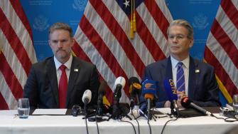 Estados Unidos y China anunciaron el lunes una suspensión de 90 días de la mayoría de los aranceles que se habían impuesto mutuamente, marcando una desescalada en su guerra comercial.