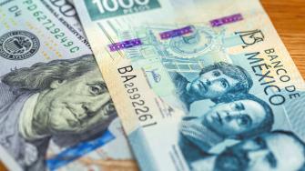El peso avanzó hasta una zona no vista desde octubre, gracias al debilitamiento del dólar luego de unas cifras de inflación de EU por debajo de lo esperado.
Para más información del tema, visita: https://www.eleconomista.com.mx/mercados/precio-dolar-hoy-13-mayo-2025-cuanto-cerro-20250513-758886.html
¡Síguenos en nuestras redes sociales para mantenerte informado!
Twitter: https://twitter.com/eleconomista
Facebook: https://www.facebook.com/ElEconomista.mx
Instagram: https://www.instagram.com/eleconomistamx
LinkedIn: https://www.linkedin.com/company/el-economista/
#ElEconomista #EETV