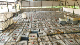 El secretario de Seguridad y Protección Ciudadana, Omar García Harfuch, informó este jueves sobre otro importante golpe al huachicol con el aseguramiento de un millón 500,00 litros de hidrocarburos en el marco de la Estrategia Nacional de Seguridad que se lleva a cabo en el estado de Tabasco.
Para más información del tema, visita: https://www.eleconomista.com.mx/politica/harfuch-anuncia-golpe-huachicol-tabasco-aseguran-millon-500-000-litros-hidrocarburo-20250515-759228.html
¡Síguenos en nuestras redes sociales para mantenerte informado!
Twitter: https://twitter.com/eleconomista
Facebook: https://www.facebook.com/ElEconomista.mx
Instagram: https://www.instagram.com/eleconomistamx
LinkedIn: https://www.linkedin.com/company/el-economista/
#ElEconomista #EETV