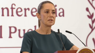 La presidenta Claudia Sheinbaum advirtió este viernes que la propuesta impulsada por legisladores republicanos en Estados Unidos para gravar las remesas no sólo es injusta, sino que violaría tratados, en particular el acuerdo para evitar la doble tributación.
Para más información del tema, visita: https://www.eleconomista.com.mx/politica/impuesto-remesas-violaria-tratado-evitar-doble-tributacion-mexico-eu-sheinbaum-20250516-759381.html
¡Síguenos en nuestras redes sociales para mantenerte informado!
Twitter: https://twitter.com/eleconomista
Facebook: https://www.facebook.com/ElEconomista.mx
Instagram: https://www.instagram.com/eleconomistamx
LinkedIn: https://www.linkedin.com/company/el-economista/
#ElEconomista #EETV