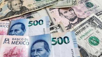 Tras un fuerte recorte de tasas de interés del Banco de México ayer, los operadores esperan datos de PIB e inflación locales, que se divulgarán la próxima semana.
Para más información del tema, visita: https://www.eleconomista.com.mx/mercados/precio-dolar-hoy-16-mayo-2025-cuanto-cerro-20250516-759426.html
¡Síguenos en nuestras redes sociales para mantenerte informado!
Twitter: https://twitter.com/eleconomista
Facebook: https://www.facebook.com/ElEconomista.mx
Instagram: https://www.instagram.com/eleconomistamx
LinkedIn: https://www.linkedin.com/company/el-economista/
#ElEconomista #EETV