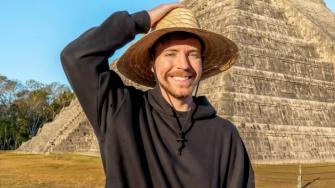 "No estamos y nunca hemos sido demandados por ellos", aseguró en la red social X Mr. Beast, cuyo nombre real es James Donaldson, tras afirmar que tiene "gran respeto" por la cultura maya y el pueblo mexicano.
Para más información del tema, visita: https://www.eleconomista.com.mx/arteseideas/mr-beast-youtuber-niega-demanda-gobierno-mexico-video-sitios-arqueologicos-20250518-759588.html
¡Síguenos en nuestras redes sociales para mantenerte informado!
Twitter: https://twitter.com/eleconomista
Facebook: https://www.facebook.com/ElEconomista.mx
Instagram: https://www.instagram.com/eleconomistamx
LinkedIn: https://www.linkedin.com/company/el-economista/
#ElEconomista #EETV