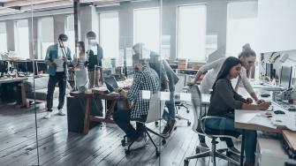 Las expectativas de las personas están cambiando, esperan del trabajo algo más que un sueldo y eso implica retos en la gestión de talento. Las reglas del juego ya no son las mismas.
Para más información del tema, visita: https://www.eleconomista.com.mx/capital-humano/salario-precio-entrada-garantiza-permanencia-empresa-20250519-759555.html
¡Síguenos en nuestras redes sociales para mantenerte informado!
Twitter: https://twitter.com/eleconomista
Facebook: https://www.facebook.com/ElEconomista.mx
Instagram: https://www.instagram.com/eleconomistamx
LinkedIn: https://www.linkedin.com/company/el-economista/
#ElEconomista #EETV