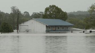 Lluvias torrenciales en el este de Australia desbordaron ríos e inundaron hogares, dejando a muchos residentes varados en los techos de sus casas.
¡Síguenos en nuestras redes sociales para mantenerte informado!
Twitter: https://twitter.com/eleconomista
Facebook: https://www.facebook.com/ElEconomista.mx
Instagram: https://www.instagram.com/eleconomistamx
LinkedIn: https://www.linkedin.com/company/el-economista/
#ElEconomista #EETV
