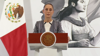 Luego de que integrantes de la CNTE impidiera el acceso a Palacio Nacional para exigir mejoras laborales, la presidenta Claudia Sheinbaum aseguró que su administración mantiene un diálogo permanente con el magisterio y que no responderá con represión ante las movilizaciones.
Para más información del tema, visita: https://www.eleconomista.com.mx/politica/sheinbaum-asegura-hay-dialogo-bloqueo-maestros-palacio-nacional-20250521-760061.html
¡Síguenos en nuestras redes sociales para mantenerte informado!
Twitter: https://twitter.com/eleconomista
Facebook: https://www.facebook.com/ElEconomista.mx
Instagram: https://www.instagram.com/eleconomistamx
LinkedIn: https://www.linkedin.com/company/el-economista/
#ElEconomista #EETV