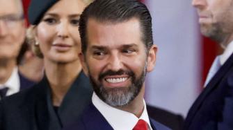 Rara vez Trump Jr, 47 años, ha hablado públicamente sobre sus aspiraciones políticas y ha optado principalmente por los negocios inmobiliarios de la familia.
Para más información del tema, visita: https://www.eleconomista.com.mx/internacionales/trump-jr-descarta-postularse-casa-blanca-futuro-20250521-760109.html
¡Síguenos en nuestras redes sociales para mantenerte informado!
Twitter: https://twitter.com/eleconomista
Facebook: https://www.facebook.com/ElEconomista.mx
Instagram: https://www.instagram.com/eleconomistamx
LinkedIn: https://www.linkedin.com/company/el-economista/
#ElEconomista #EETV