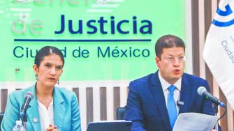 No descartan que ataque haya sido por causas personales o profesionales.
Para más información del tema, visita: https://www.eleconomista.com.mx/politica/vinculan-cuatro-asesinatos-cercanos-brugada-20250521-760233.html
¡Síguenos en nuestras redes sociales para mantenerte informado!
Twitter: https://twitter.com/eleconomista
Facebook: https://www.facebook.com/ElEconomista.mx
Instagram: https://www.instagram.com/eleconomistamx
LinkedIn: https://www.linkedin.com/company/el-economista/
#ElEconomista #EETV