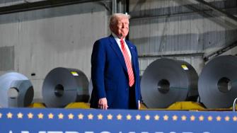 El presidente de Estados Unidos dijo que la medida entrará en vigor la próxima semana.
Para más información del tema, visita: https://www.eleconomista.com.mx/empresas/donald-trump-dice-planea-duplicar-aranceles-acero-20250530-761536.html
¡Síguenos en nuestras redes sociales para mantenerte informado!
Twitter: https://twitter.com/eleconomista
Facebook: https://www.facebook.com/ElEconomista.mx
Instagram: https://www.instagram.com/eleconomistamx
LinkedIn: https://www.linkedin.com/company/el-economista/
#ElEconomista #EETV