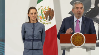 La Secretaría de Relaciones Exteriores reiteró que han dado cuenta de manera transparente sobre las conversaciones sostenidas con el Departamento de Estado de los Estados Unidos en diversos temas, incluyendo la seguridad.
Para más información del tema, visita: https://www.eleconomista.com.mx/politica/mexico-niega-presiones-estados-unidso-investigar-politicos-vinculados-carteles-20250611-763277.html
¡Síguenos en nuestras redes sociales para mantenerte informado!
Twitter: https://twitter.com/eleconomista
Facebook: https://www.facebook.com/ElEconomista.mx
Instagram: https://www.instagram.com/eleconomistamx
LinkedIn: https://www.linkedin.com/company/el-economista/
#ElEconomista #EETV