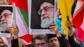 El ministro de Defensa de Israel, Israel Katz, advirtió este martes al líder supremo de Irán, el ayatolá Alí Jamenei, que podría sufrir un destino "similar al del presidente iraquí Sadam Huseín", derrocado y posteriormente ejecutado.
Para más información del tema, visita: https://www.eleconomista.com.mx/internacionales/israel-advierte-jamenei-corre-riesgo-destino-sadam-husein-20250617-764075.html
¡Síguenos en nuestras redes sociales para mantenerte informado!
Twitter: https://twitter.com/eleconomista
Facebook: https://www.facebook.com/ElEconomista.mx
Instagram: https://www.instagram.com/eleconomistamx
LinkedIn: https://www.linkedin.com/company/el-economista/
#ElEconomista #EETV