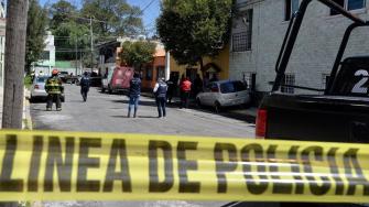 El juez federal Everardo Maya Arias, conocido por haber emitido resoluciones clave en casos de alto impacto nacional, fue encontrado muerto el domingo dentro de una camioneta estacionada en un camino de terracería, en las inmediaciones del panteón de Santa Cruz Cuauhtenco, municipio de Zinacantepec.
Para más información del tema, visita: https://www.eleconomista.com.mx/politica/encuentran-vida-juez-federal-edomex-20250616-764050.html
¡Síguenos en nuestras redes sociales para mantenerte informado!
Twitter: https://twitter.com/eleconomista
Facebook: https://www.facebook.com/ElEconomista.mx
Instagram: https://www.instagram.com/eleconomistamx
LinkedIn: https://www.linkedin.com/company/el-economista/
#ElEconomista #EETV