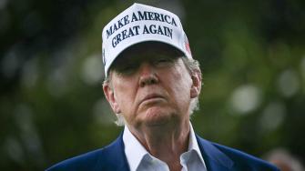 El presidente Donald Trump dejó en el aire el miércoles si Estados Unidos se sumará a los ataques israelíes contra Irán y afirmó que la república islámica contactó con Washington para negociar.
¡Síguenos en nuestras redes sociales para mantenerte informado!
Twitter: https://twitter.com/eleconomista
Facebook: https://www.facebook.com/ElEconomista.mx
Instagram: https://www.instagram.com/eleconomistamx
LinkedIn: https://www.linkedin.com/company/el-economista/
#ElEconomista #EETV