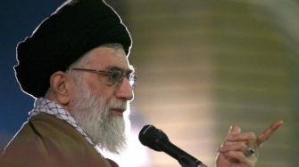 La caída del líder supremo de Irán, Ali Jamenei, no garantizaría la implantación de un régimen democrático en el país, donde la oposición está muy dividida, afirman los analistas.
Para más información del tema, visita: https://www.eleconomista.com.mx/internacionales/cae-lider-supremo-iran-sustituira-ali-jamenei-20250619-764472.html
¡Síguenos en nuestras redes sociales para mantenerte informado!
Twitter: https://twitter.com/eleconomista
Facebook: https://www.facebook.com/ElEconomista.mx
Instagram: https://www.instagram.com/eleconomistamx
LinkedIn: https://www.linkedin.com/company/el-economista/
#ElEconomista #EETV